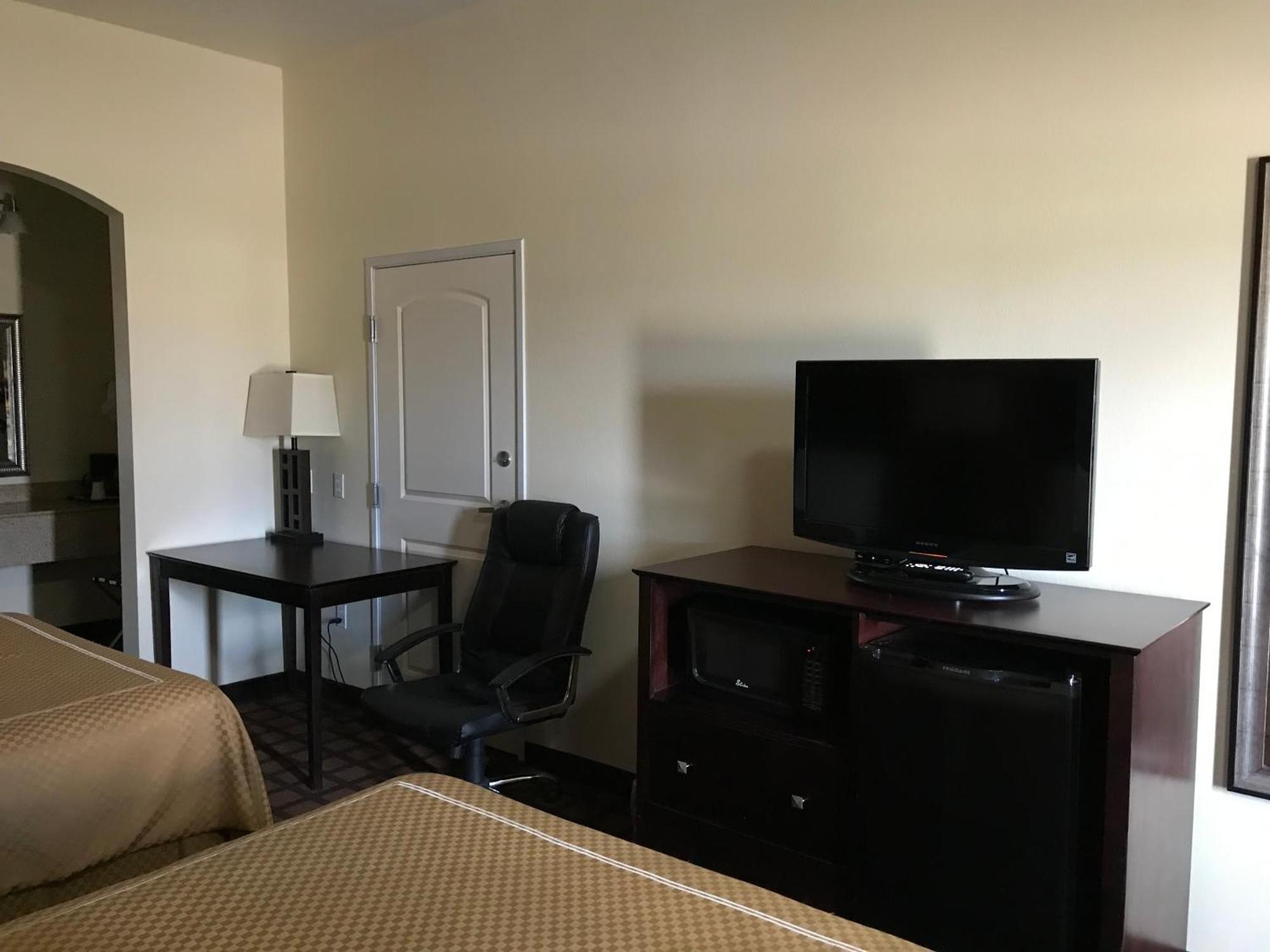 Executive Inn And Suites Pittsburg Buitenkant foto